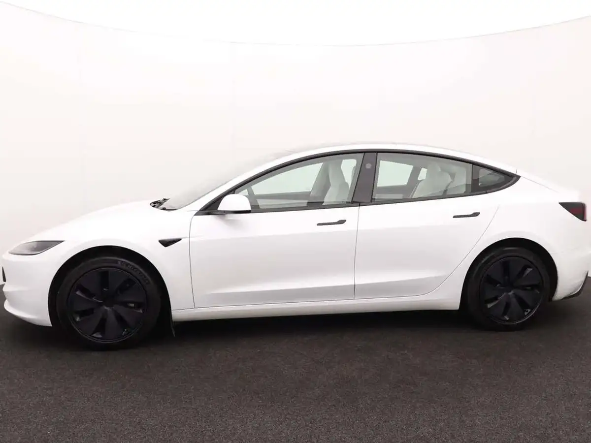 2024-tesla-model-3-e-rwd-big-4