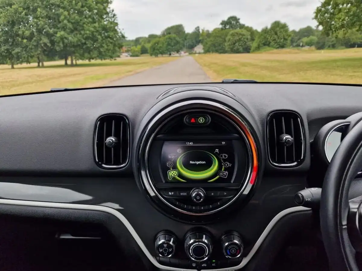 2017-mini-countryman-15-cooper-s-e-phev-ss-big-12