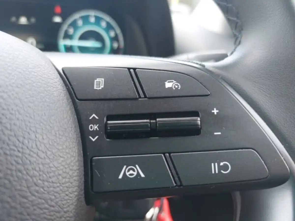 2022-hyundai-i20-10-t-gdi-se-connect-eclutch-imt-big-18