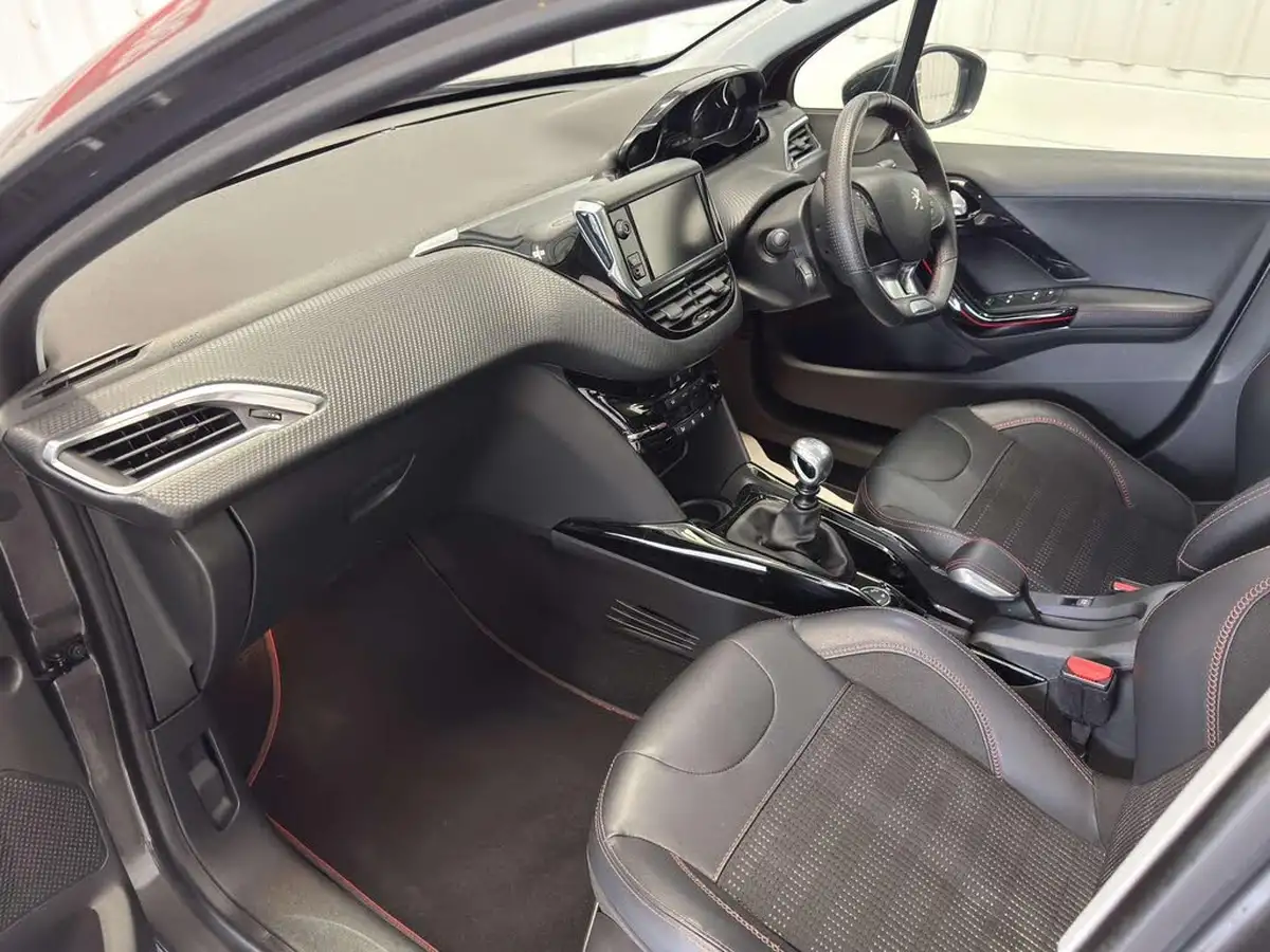 2019-peugeot-2008-suv-12-puretech-gt-line-110bhp-eat6-big-13