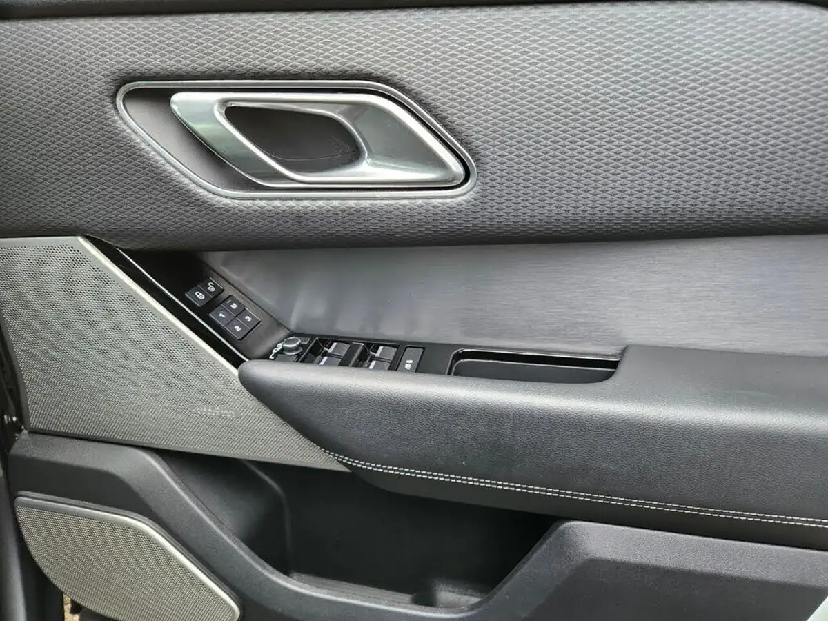 2018-land-rover-range-rover-velar-20-d240-se-ss-big-42