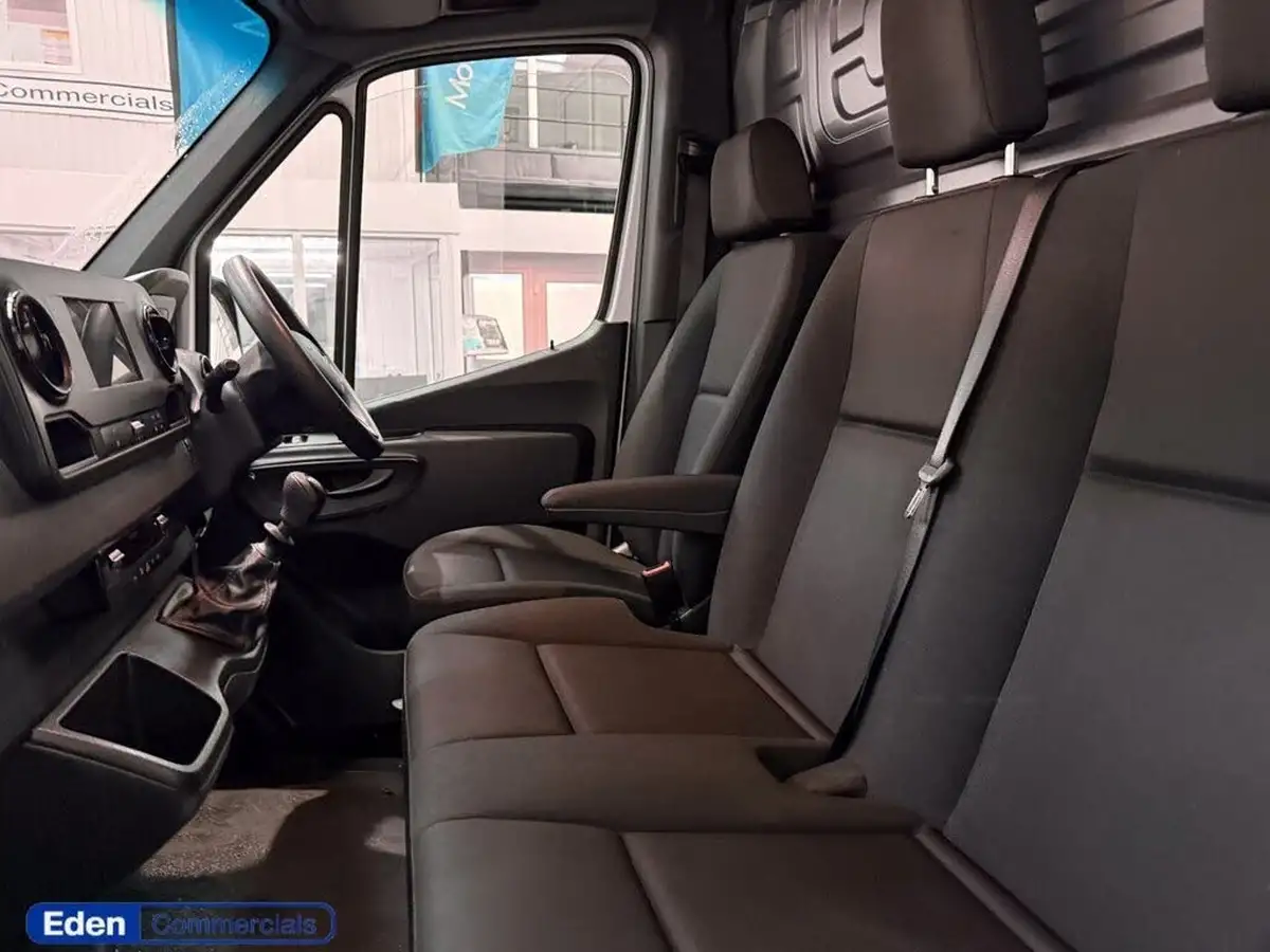 2024-mercedes-benz-sprinter-20cdi-315-l2h1-premium-big-7