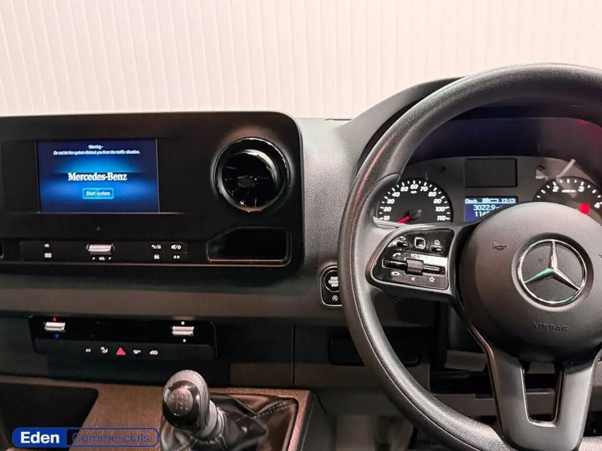 2024-mercedes-benz-sprinter-20cdi-315-l2h1-premium-big-11