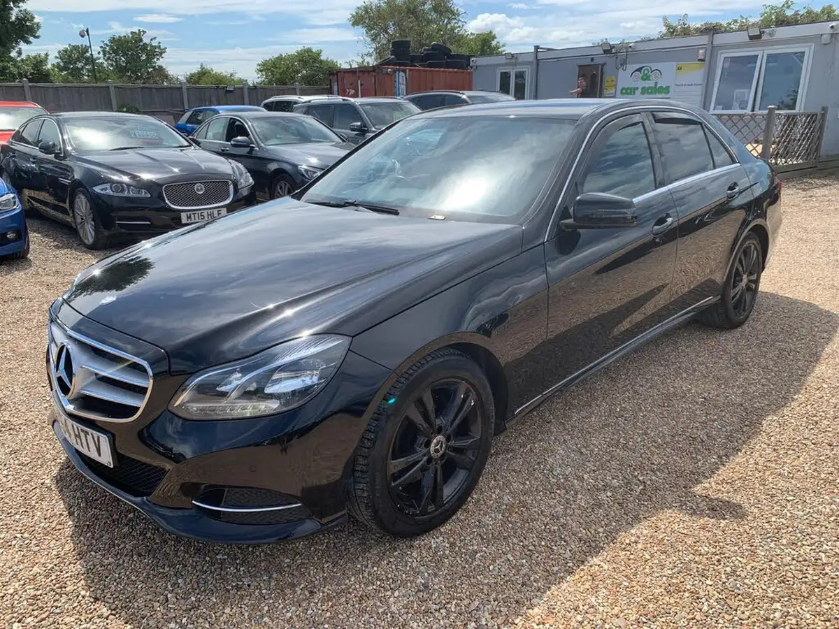 2014-mercedes-benz-e-class-21td-e300-se-saloon-4d-big-2