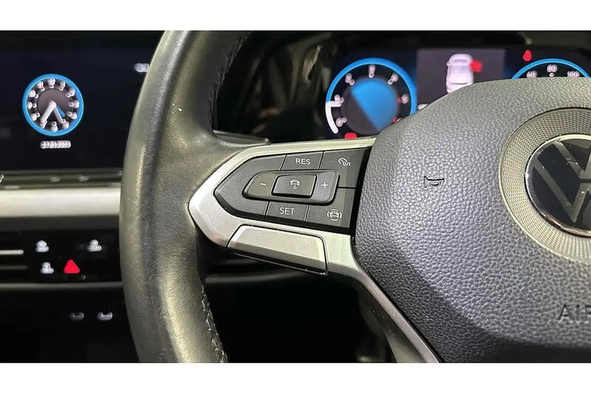 2022-volkswagen-golf-20tdi-life-hatchback-big-33