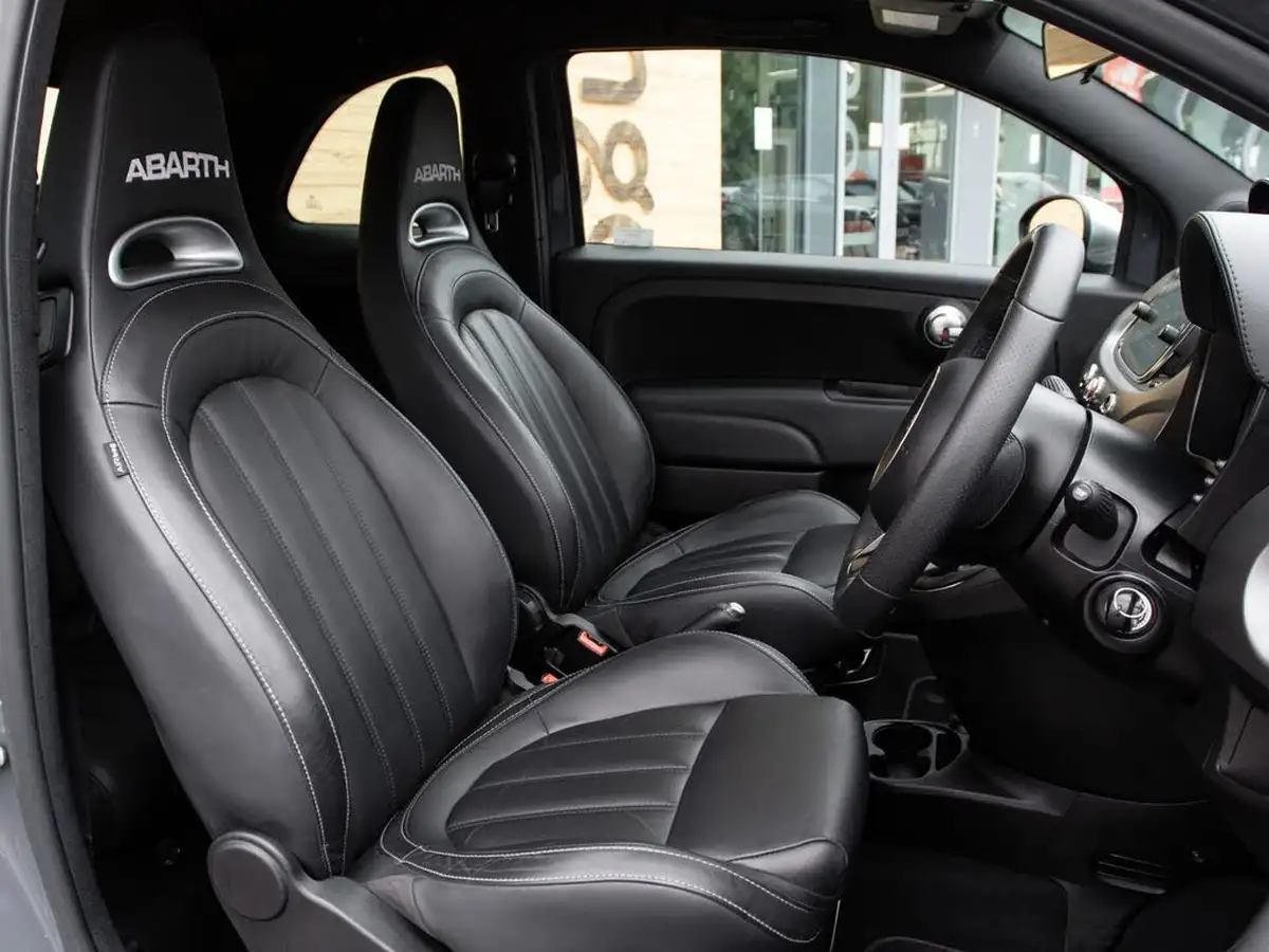 2021-abarth-595c-14-tjet-turismo-big-31