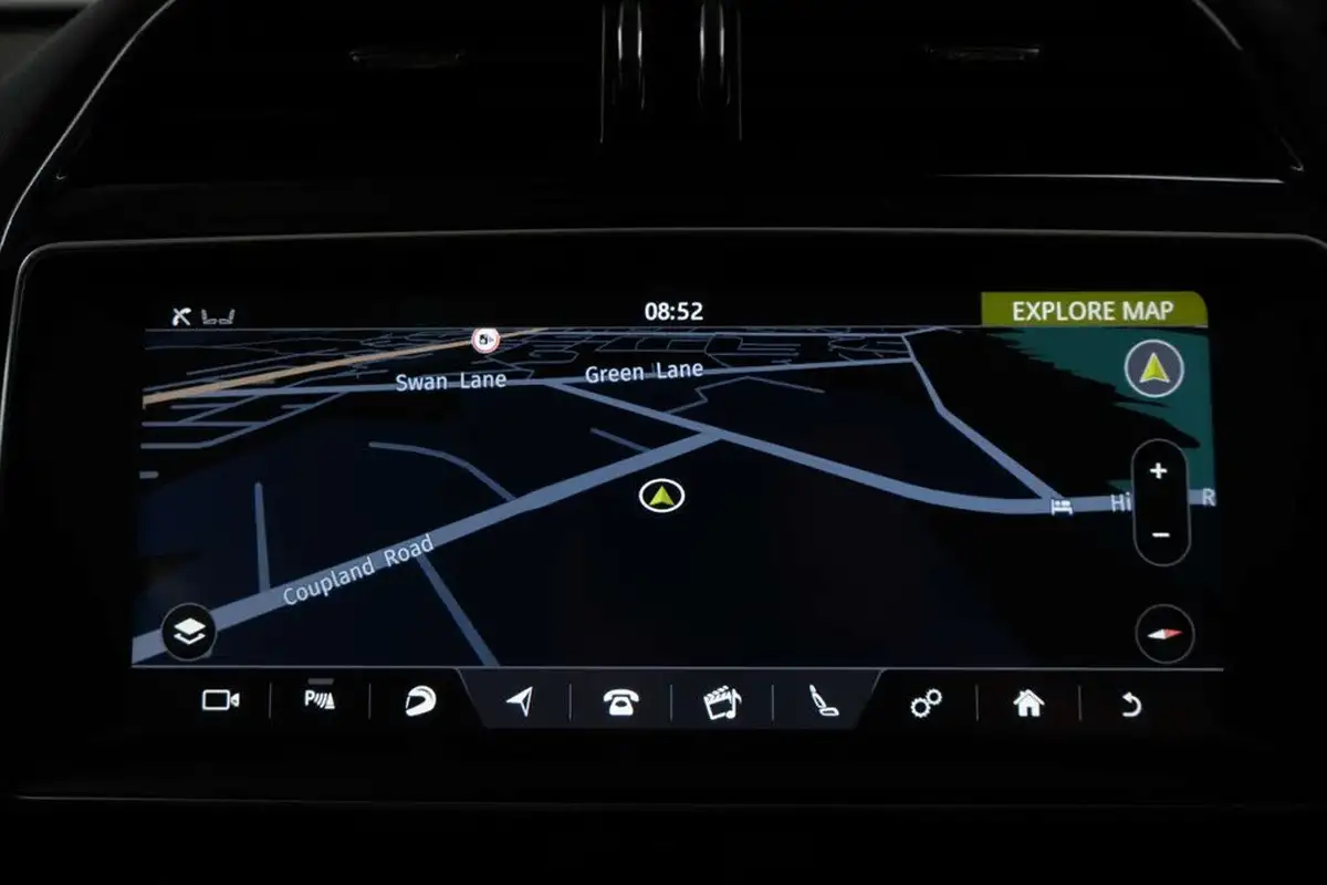 2020-jaguar-f-pace-50-v8-svr-big-36