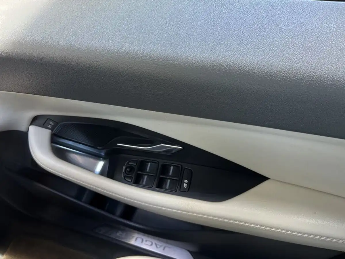 2018-jaguar-e-pace-20-i4d-s-awd-ss-auto-big-9