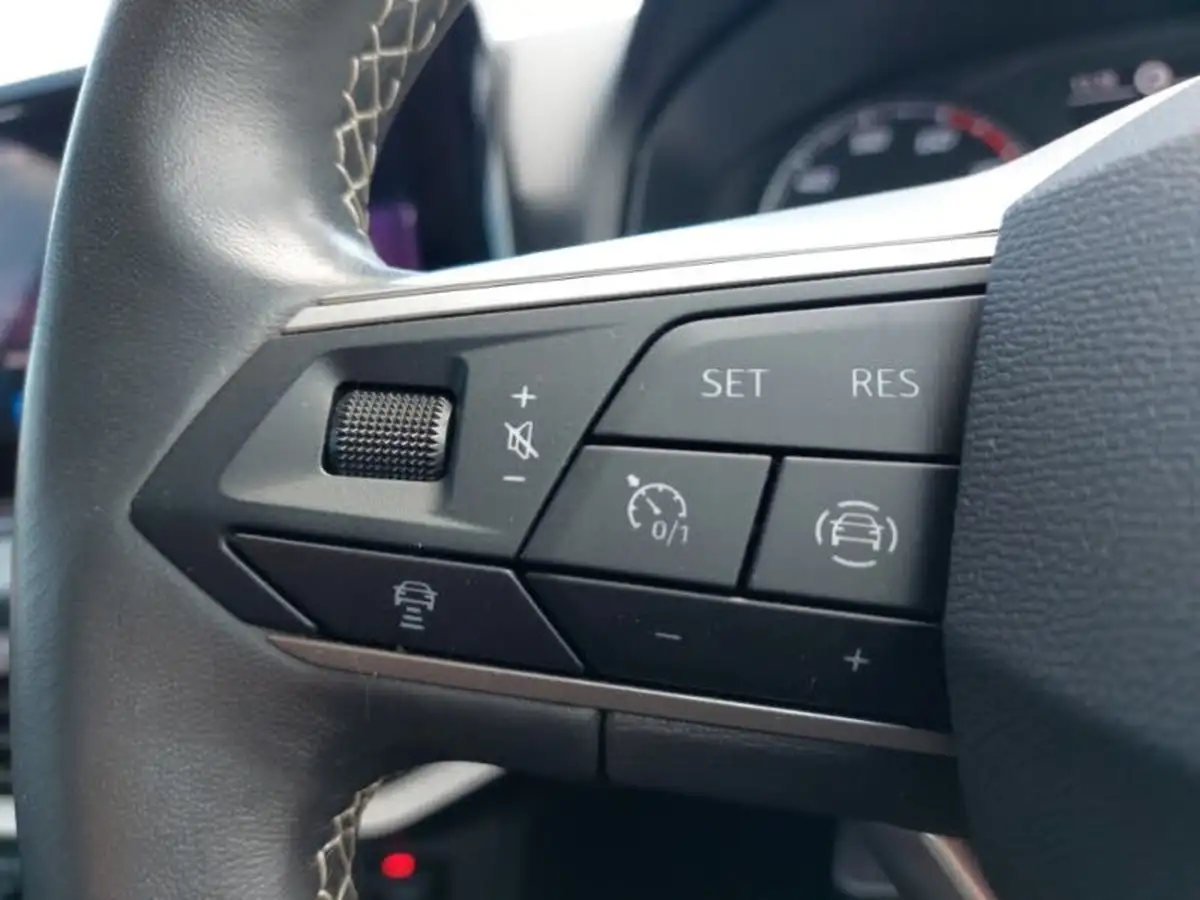2022-seat-arona-10-tsi-xperience-dsg-big-12