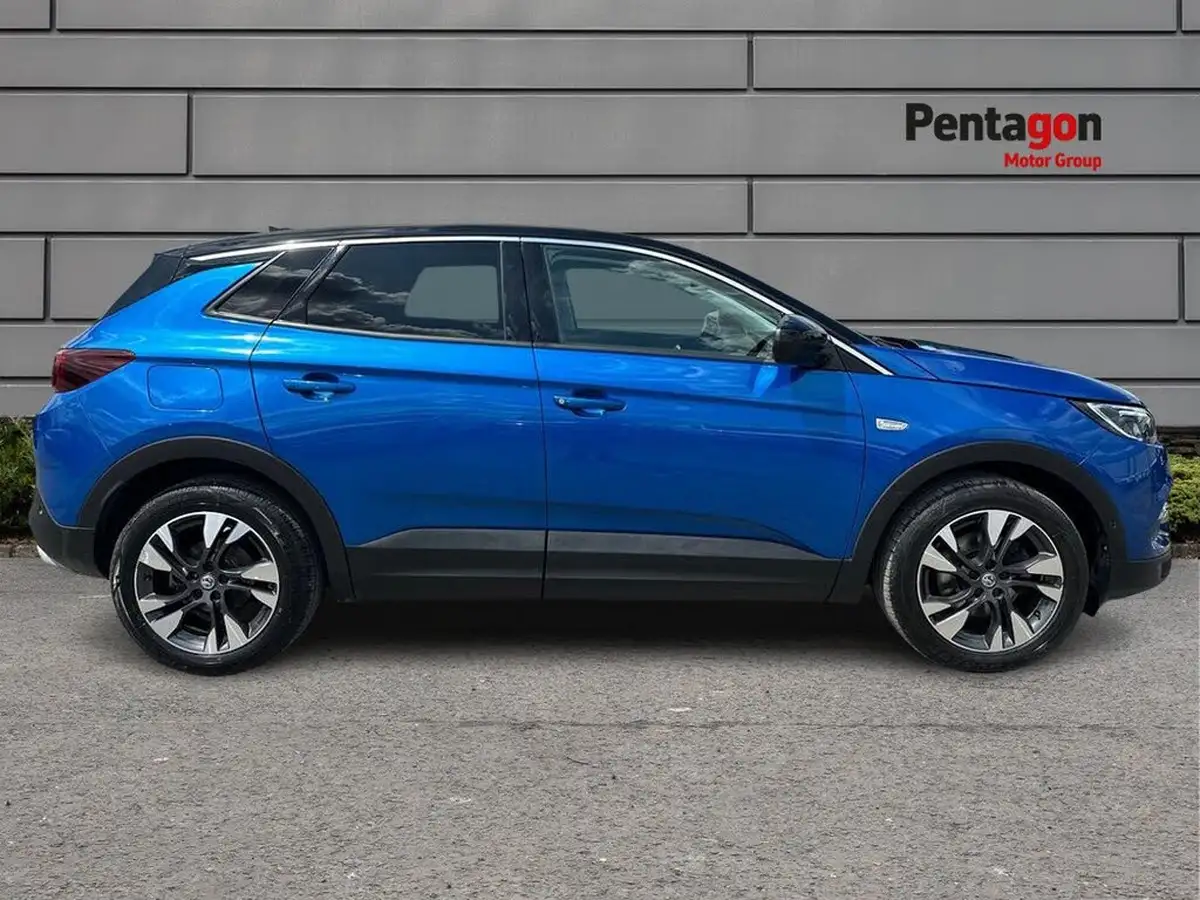 2020-vauxhall-grandland-x-12-sri-nav-big-12