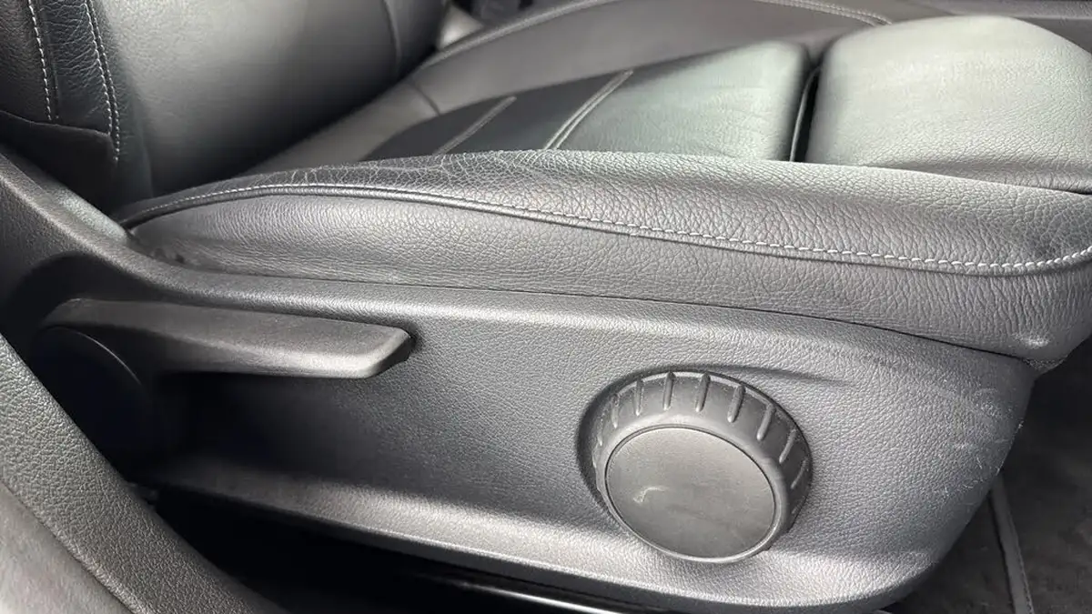 2022-mercedes-benz-a-class-20-a35-amg-executive-edition-hatchback-5d-big-30