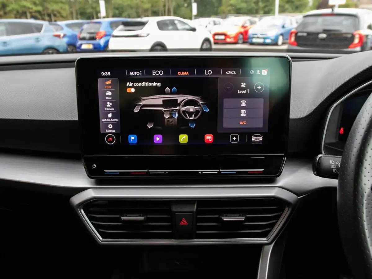 2020-seat-leon-14-e-hybrid-fr-hatchback-big-26