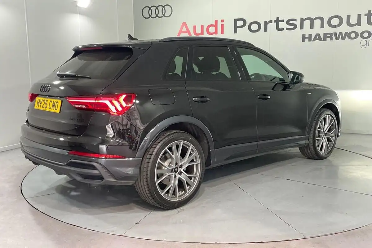 2025-audi-q3-15-35-tfsi-black-edition-station-wagon-s-tronic-big-4