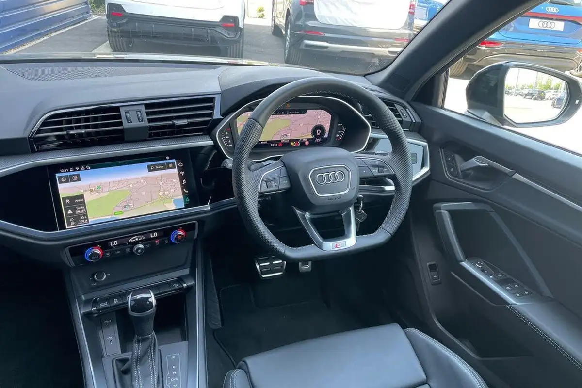 2025-audi-q3-15-35-tfsi-black-edition-station-wagon-s-tronic-big-32