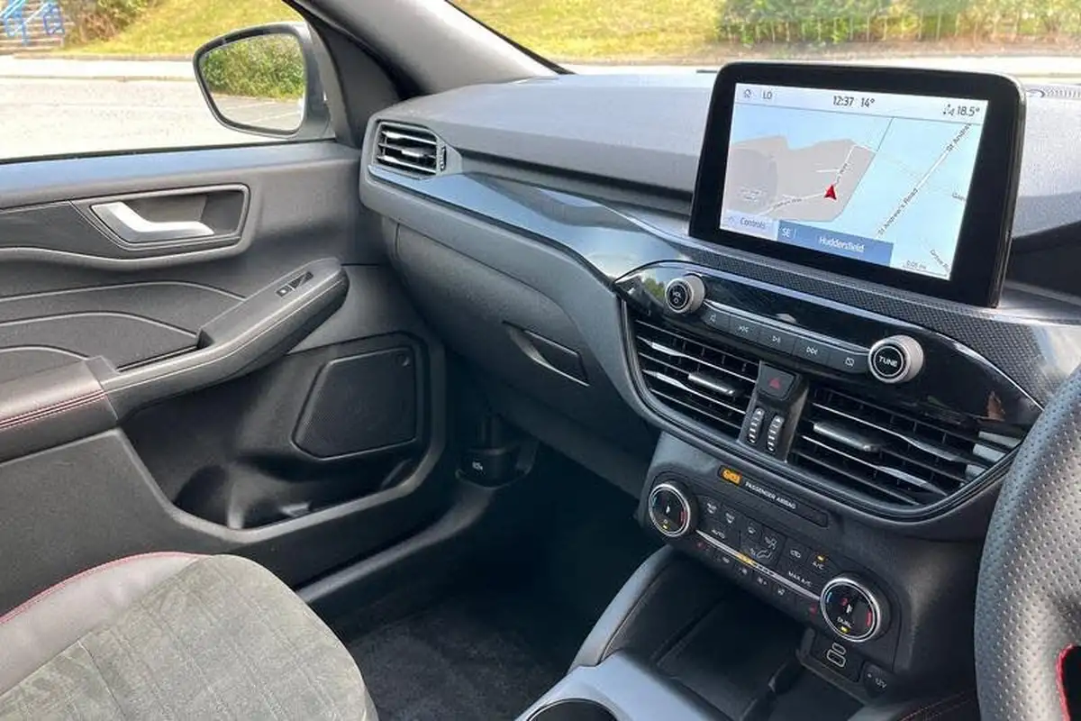 2024-ford-kuga-25t-st-line-edition-225ps-phev-big-22