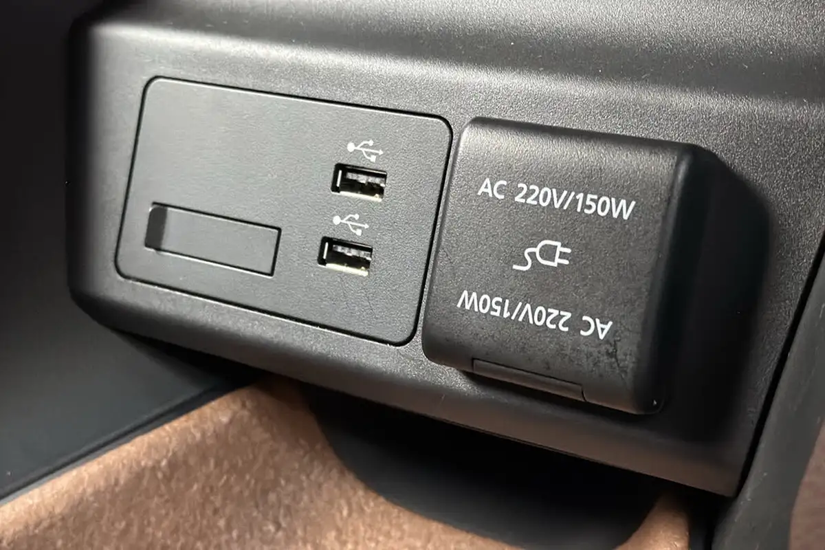 2023-mazda-mx-30-e-makoto-170ps-dark-grey-cloth-w-black-leatherette-830cc-big-22