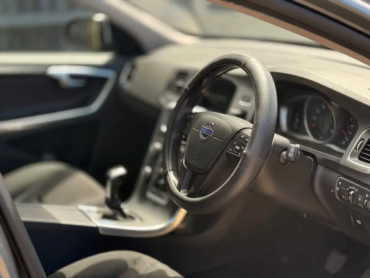 2016-volvo-v60-20td-d4-business-edition-big-8