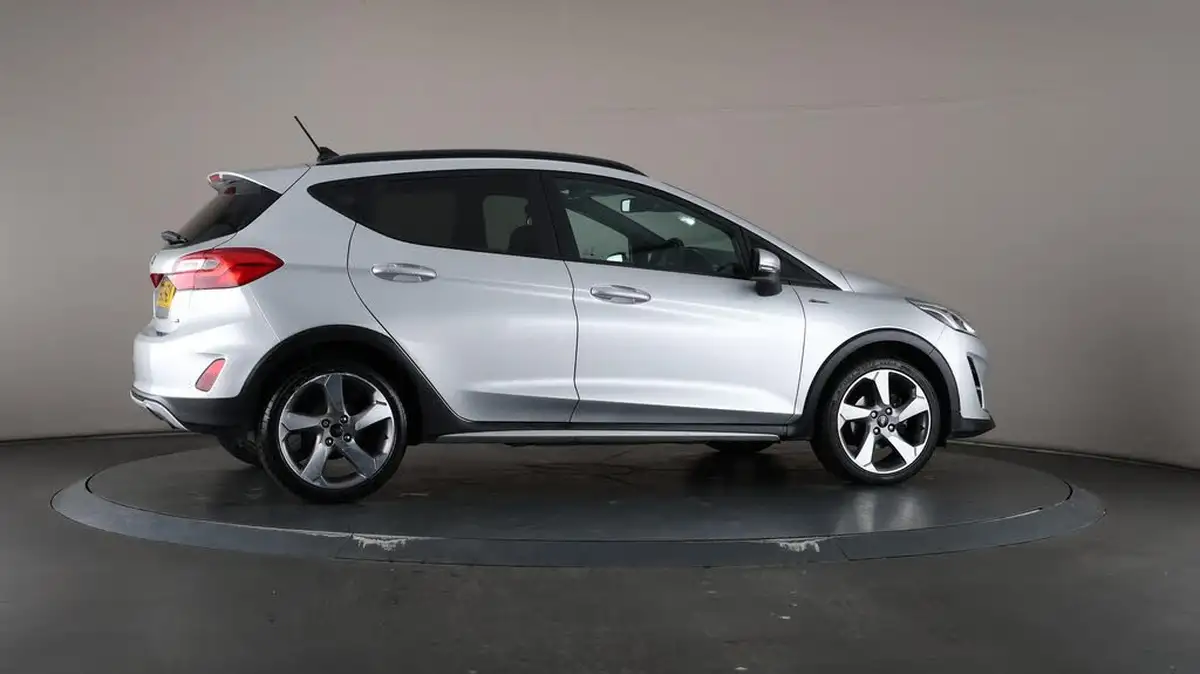 2020-ford-fiesta-big-64
