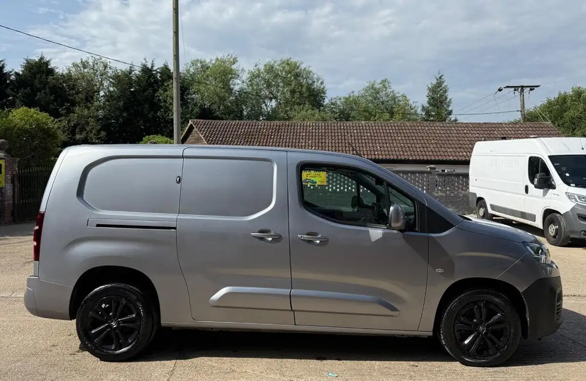 2020-citroen-berlingo-15bluehdi-950-driver-130pseu6dt-e-ss-big-5
