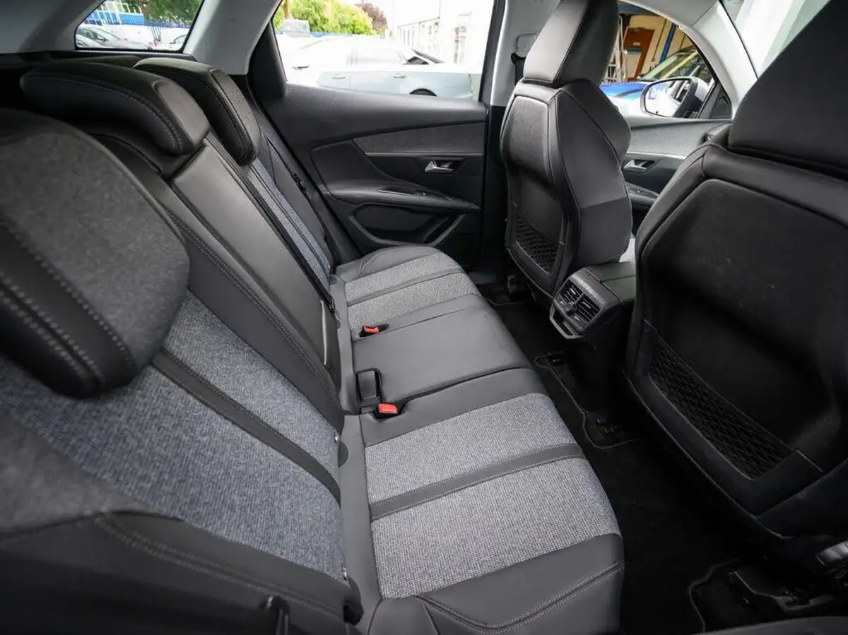 2018-peugeot-3008-suv-12-puretech-allure-eat6-big-12