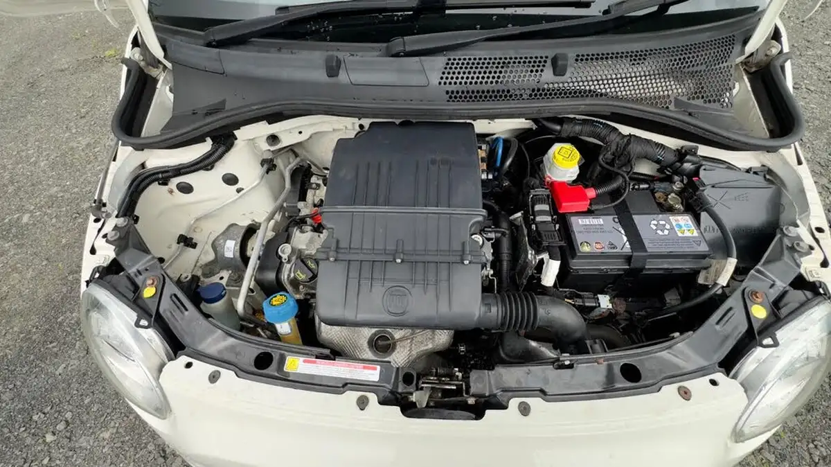 2014-fiat-500-12-lounge-ss-dualogic-big-20