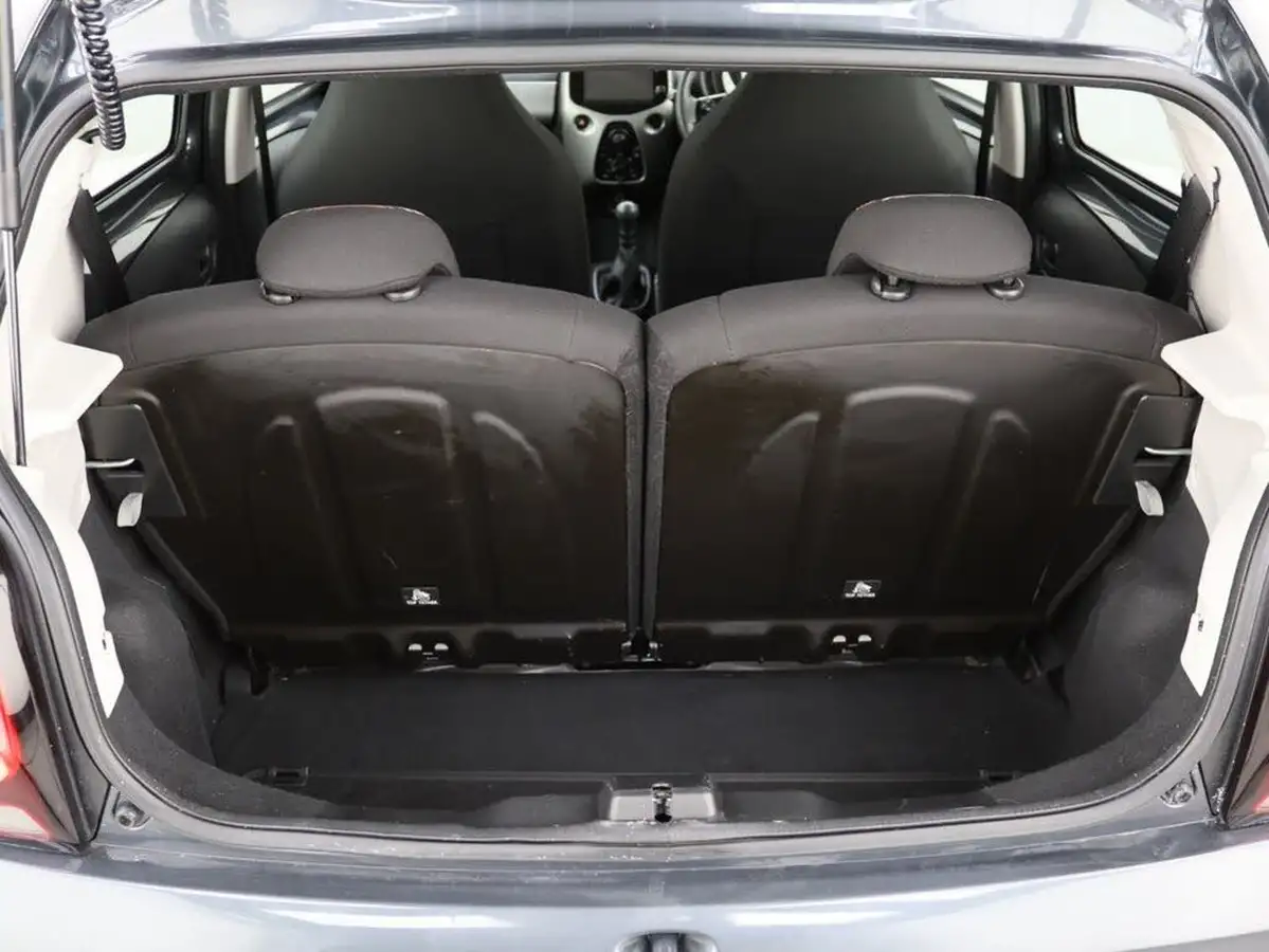 2018-citroen-c1-12-puretech-feel-5d-big-23