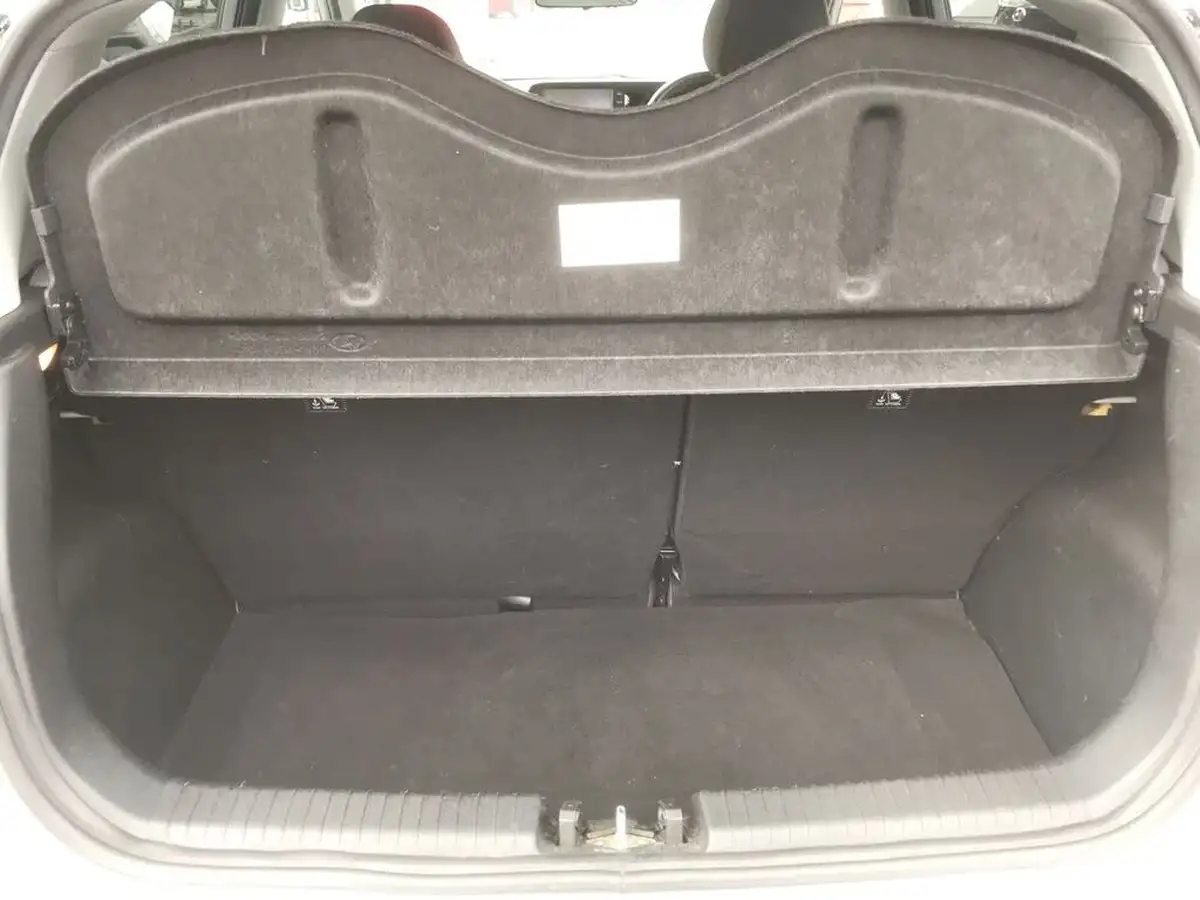 2022-hyundai-i10-10-premium-big-11