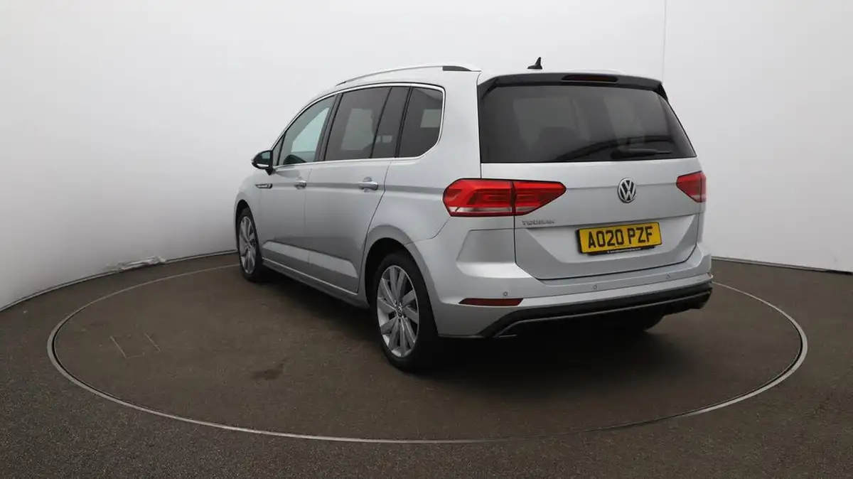 2020-volkswagen-touran-15-tsi-r-line-big-63