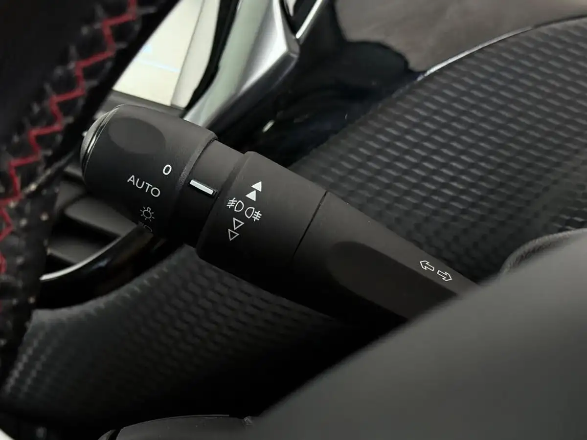 2018-peugeot-2008-suv-12-puretech-gt-line-110bhp-eat6-big-22