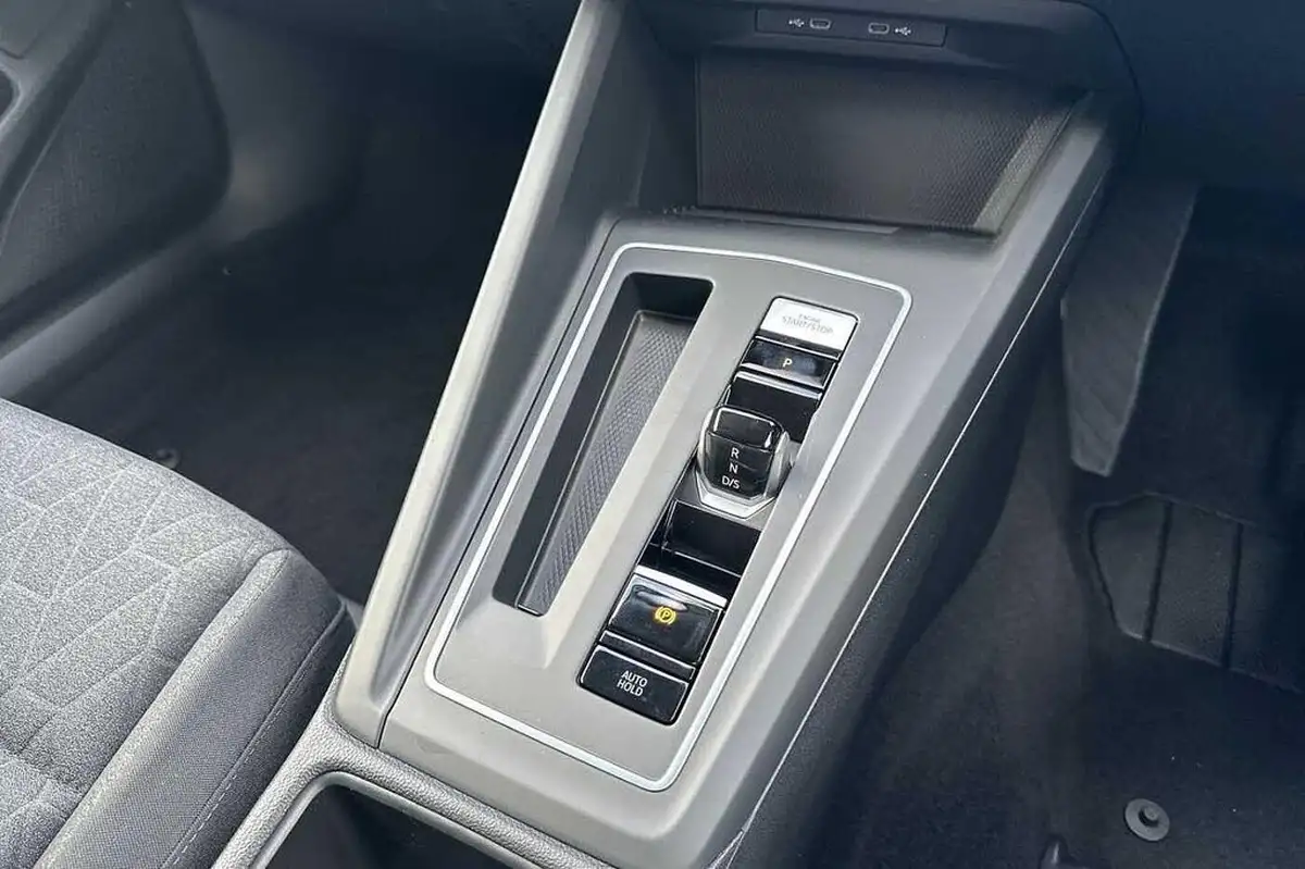 2025-volkswagen-golf-15-etsi-match-big-18