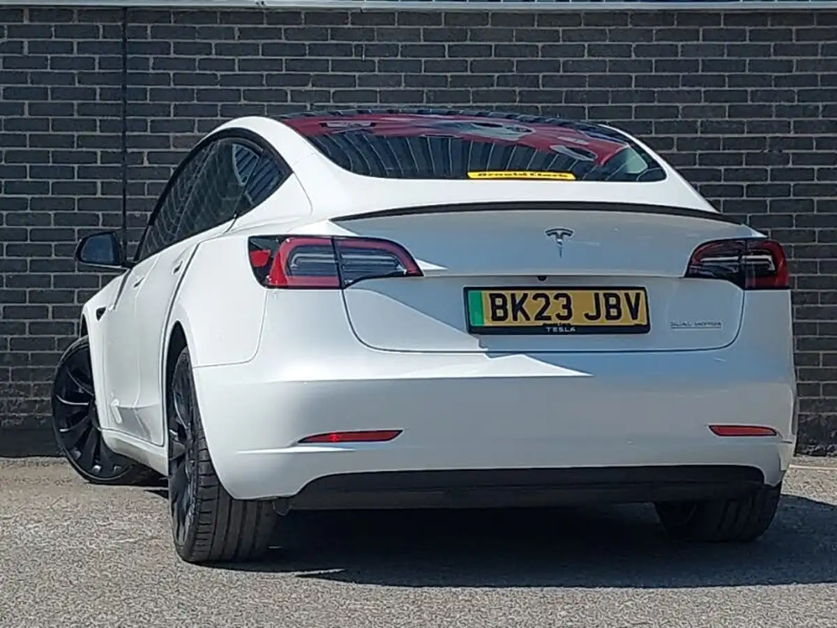 2023-tesla-model-3-e-performance-big-1