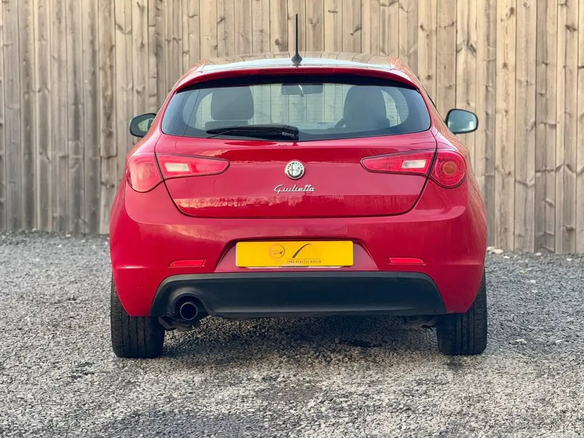 2013-alfa-romeo-giulietta-14-collezione-120bhp-big-4