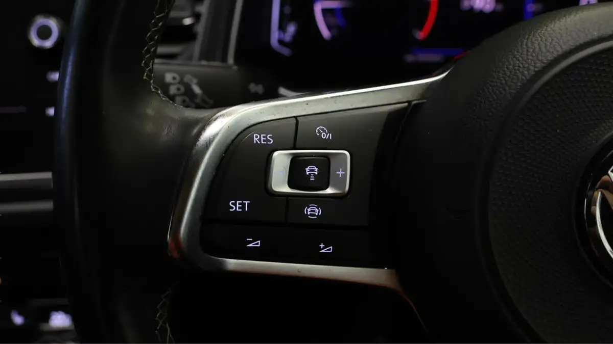 2019-volkswagen-t-roc-16tdi-r-line-big-20