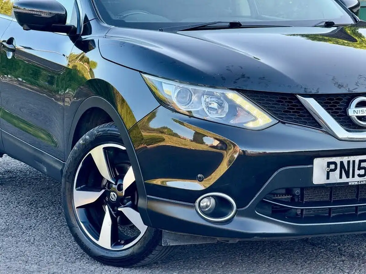 2015-nissan-qashqai-12-n-tec-big-25