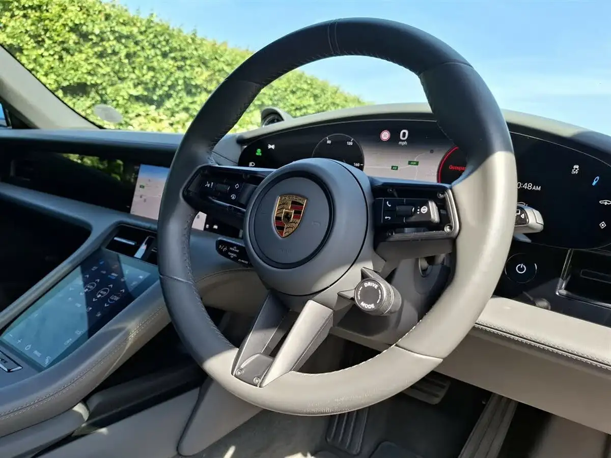 2021-porsche-taycan-e-4-cross-turismo-big-12