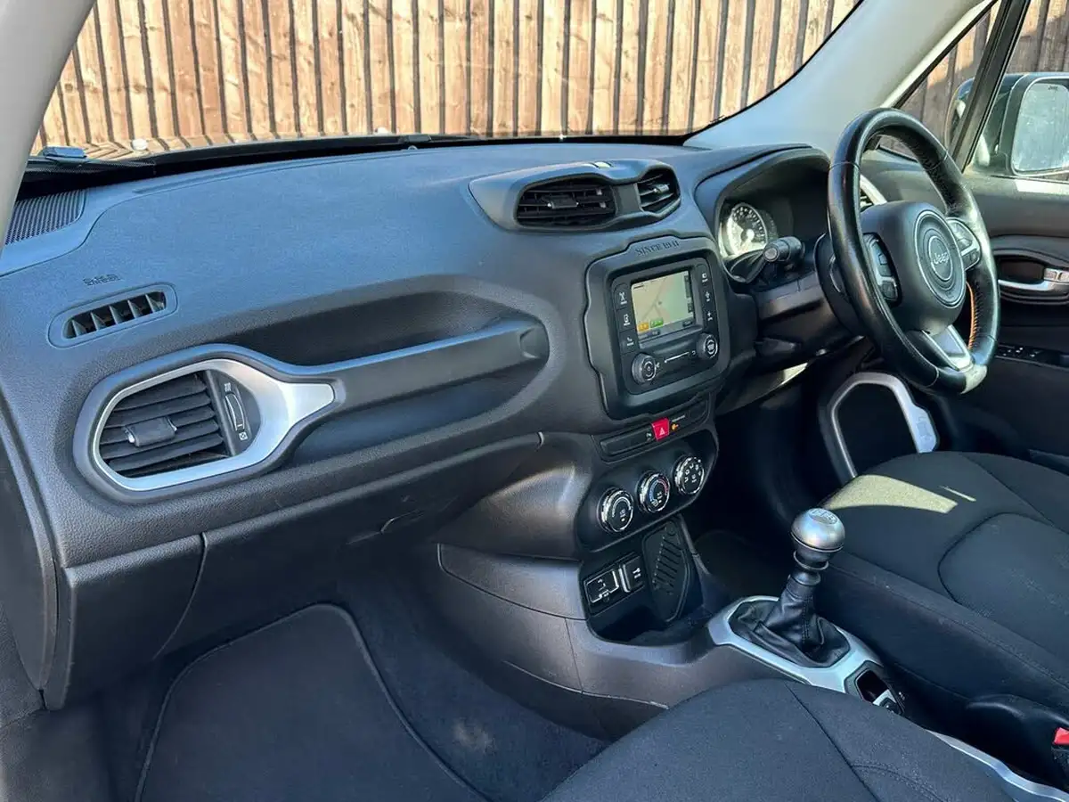 2017-jeep-renegade-14-multiair-ii-longitude-big-9