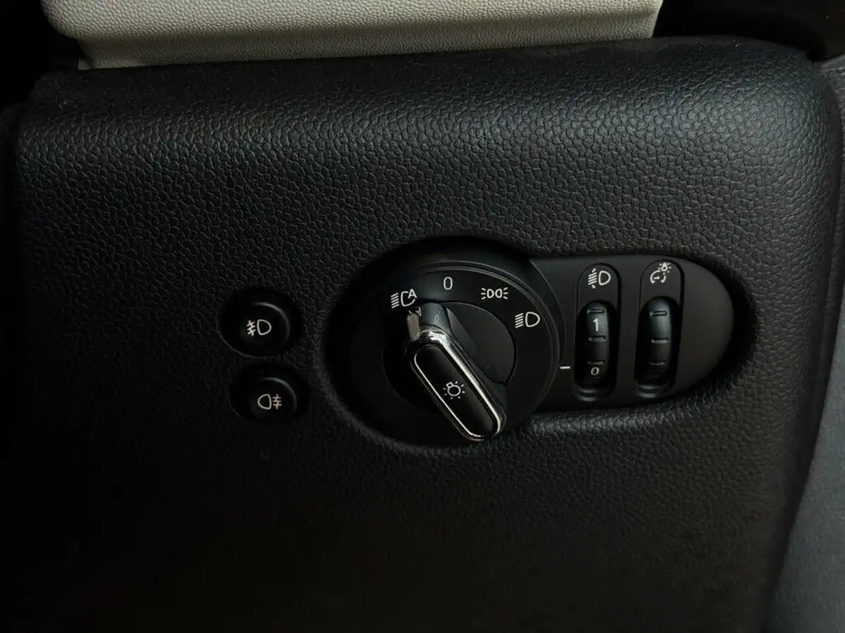 2015-mini-cooper-12-one-media-xlss-3d-big-15