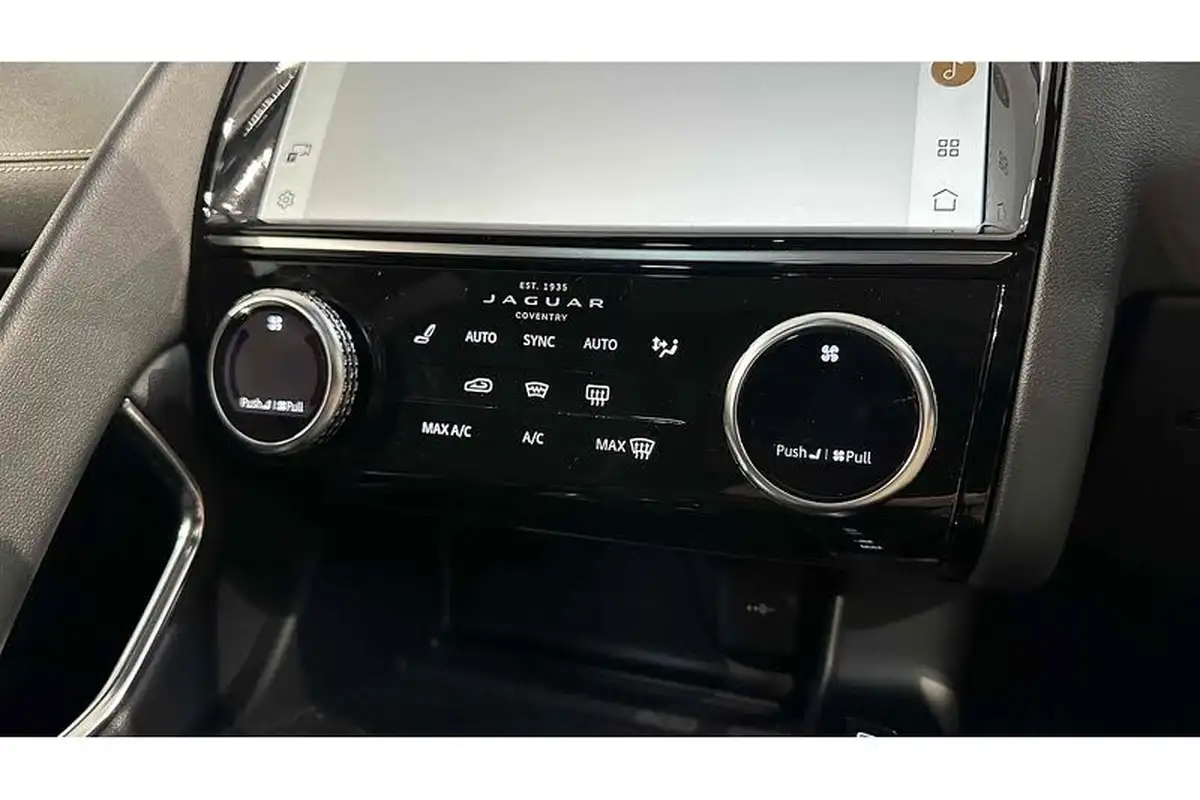 2023-jaguar-e-pace-15-p300e-r-dynamic-black-big-54