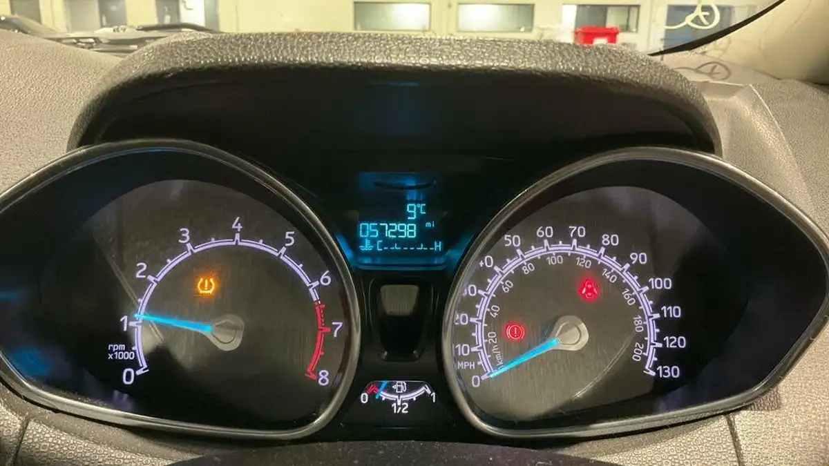 2015-ford-ecosport-10-titanium-t-big-15