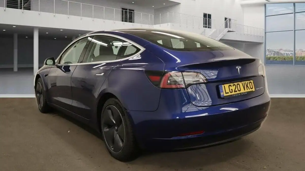 2020-tesla-model-3-e-long-range-big-1