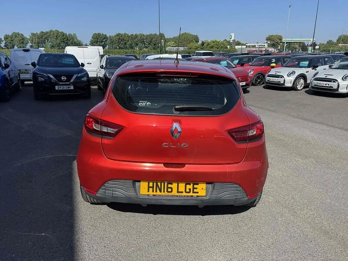 2016-renault-clio-12-play-big-3