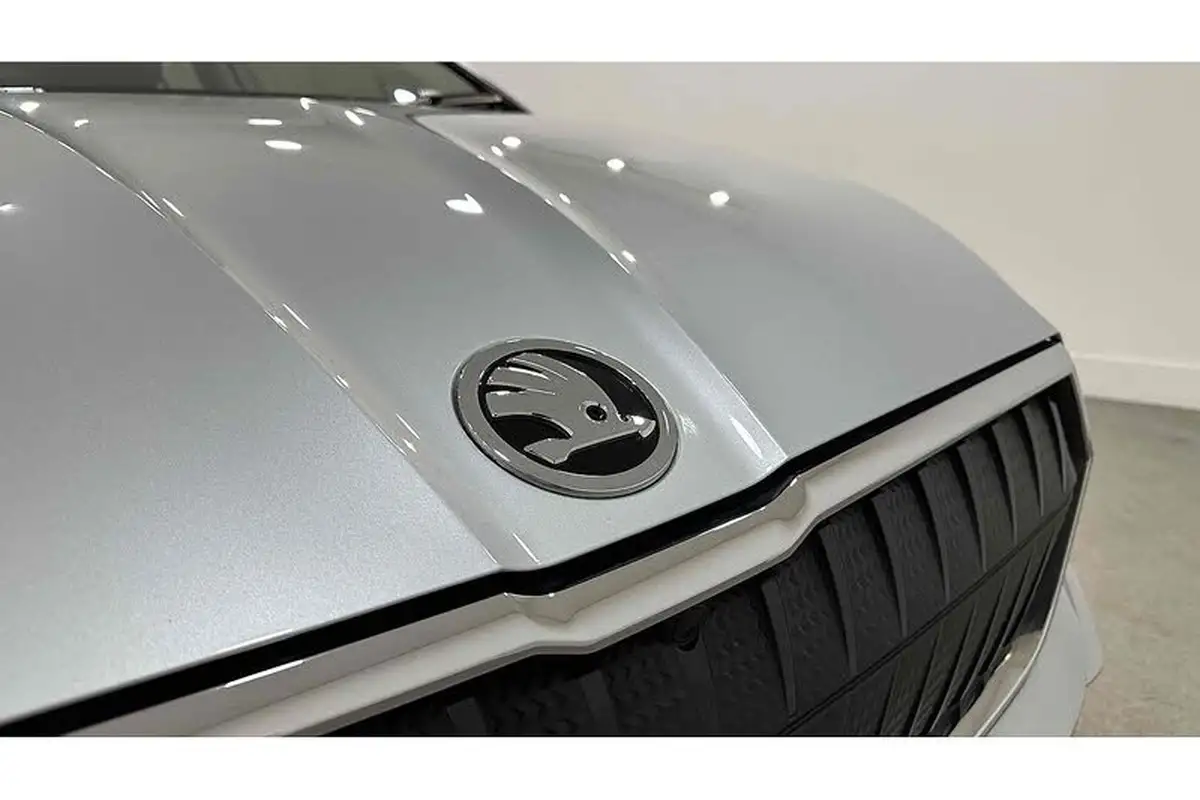 2021-skoda-enyaq-e-60-62-kwh-big-15