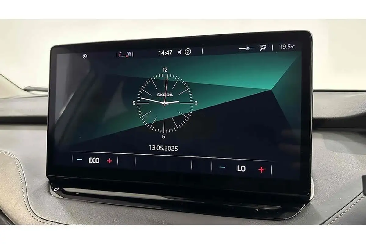 2021-skoda-enyaq-e-60-62-kwh-big-39