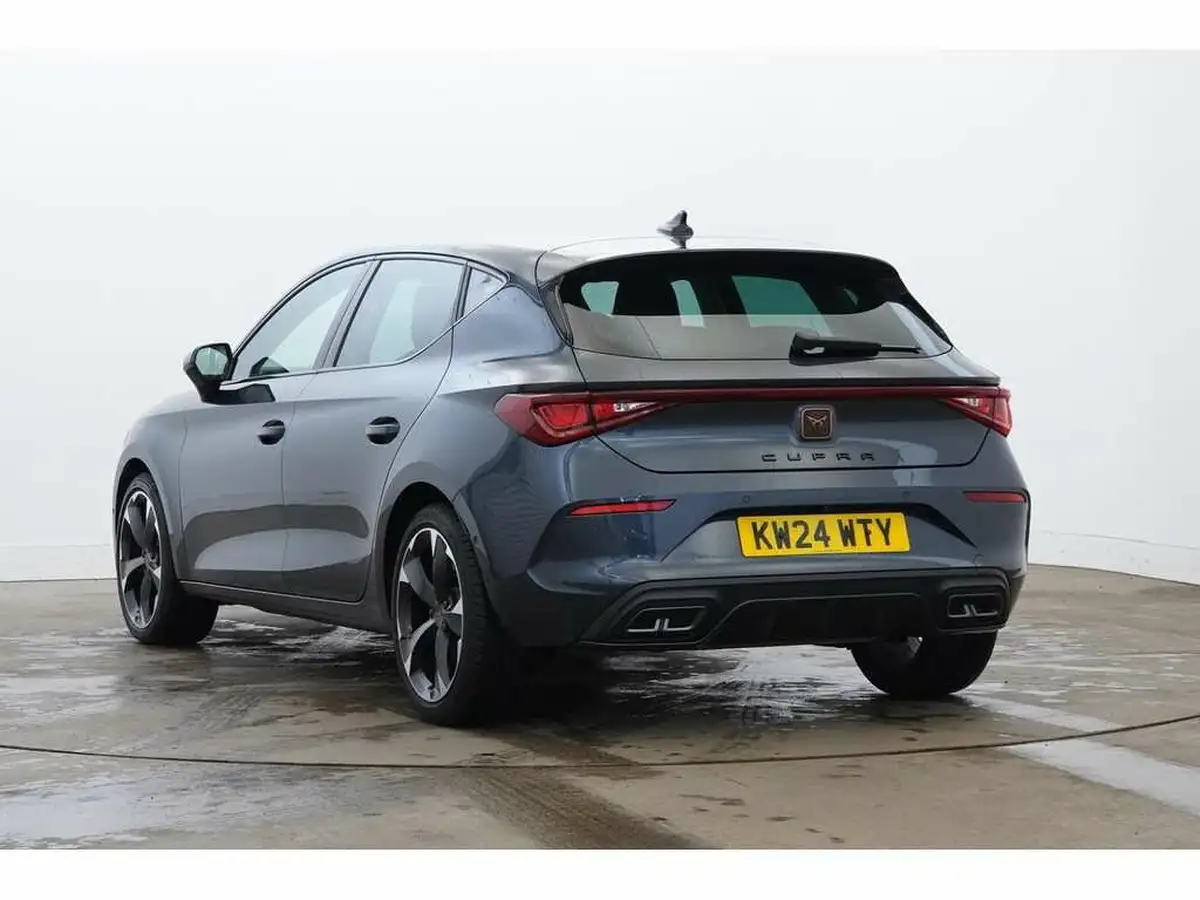 2024-cupra-leon-nf-15-etsi-v1-hatchback-big-2