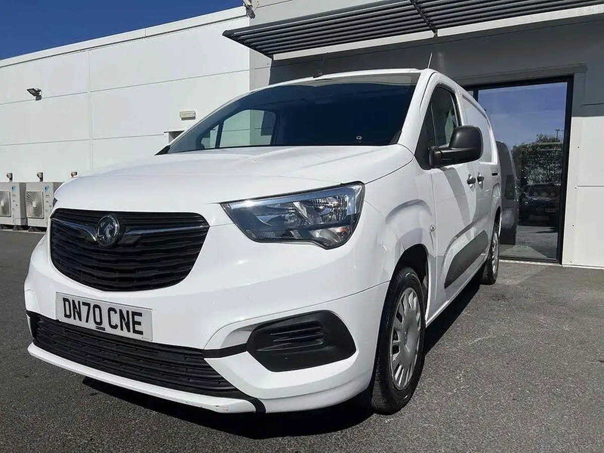 2020-vauxhall-combo-15cdti-sportive-2300-100pseu6d-t-l2h1-panel-big-10