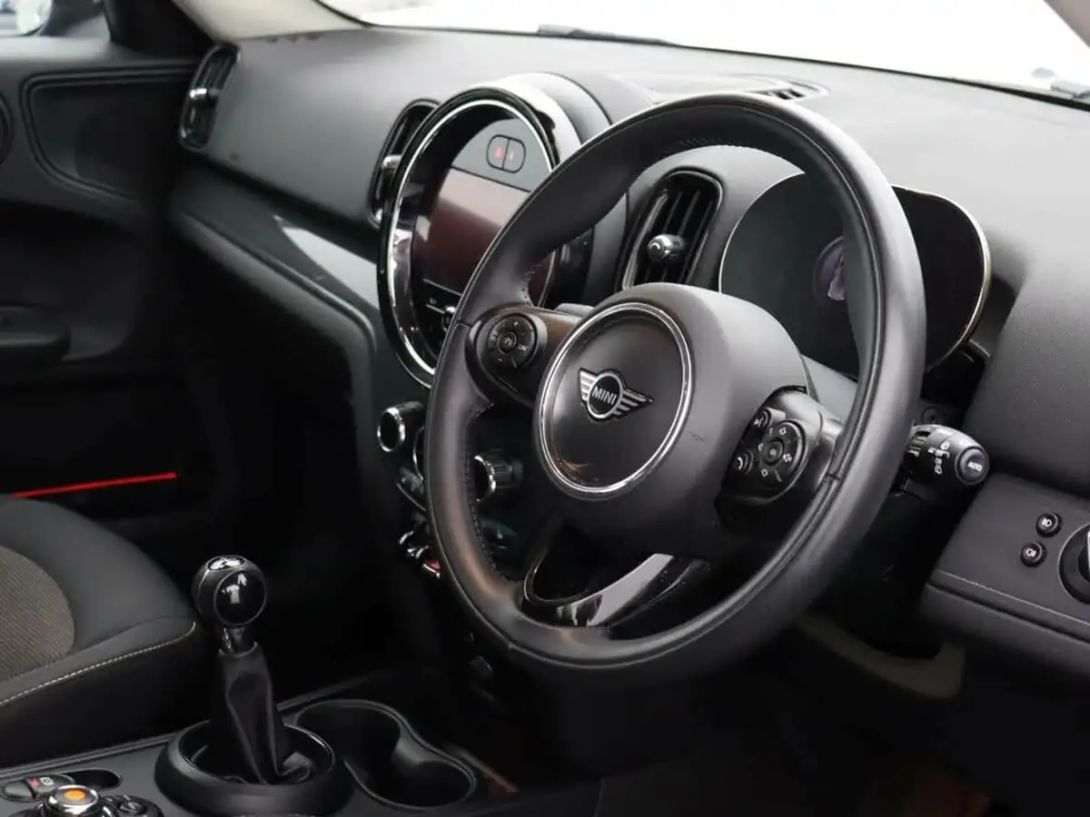 2020-mini-countryman-15-cooper-classic-comfort-big-16