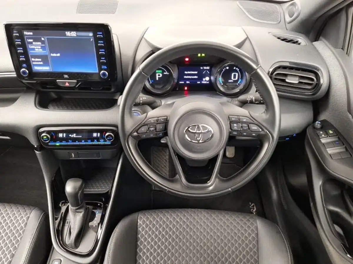2022-toyota-yaris-15-vvt-i-dynamic-big-6