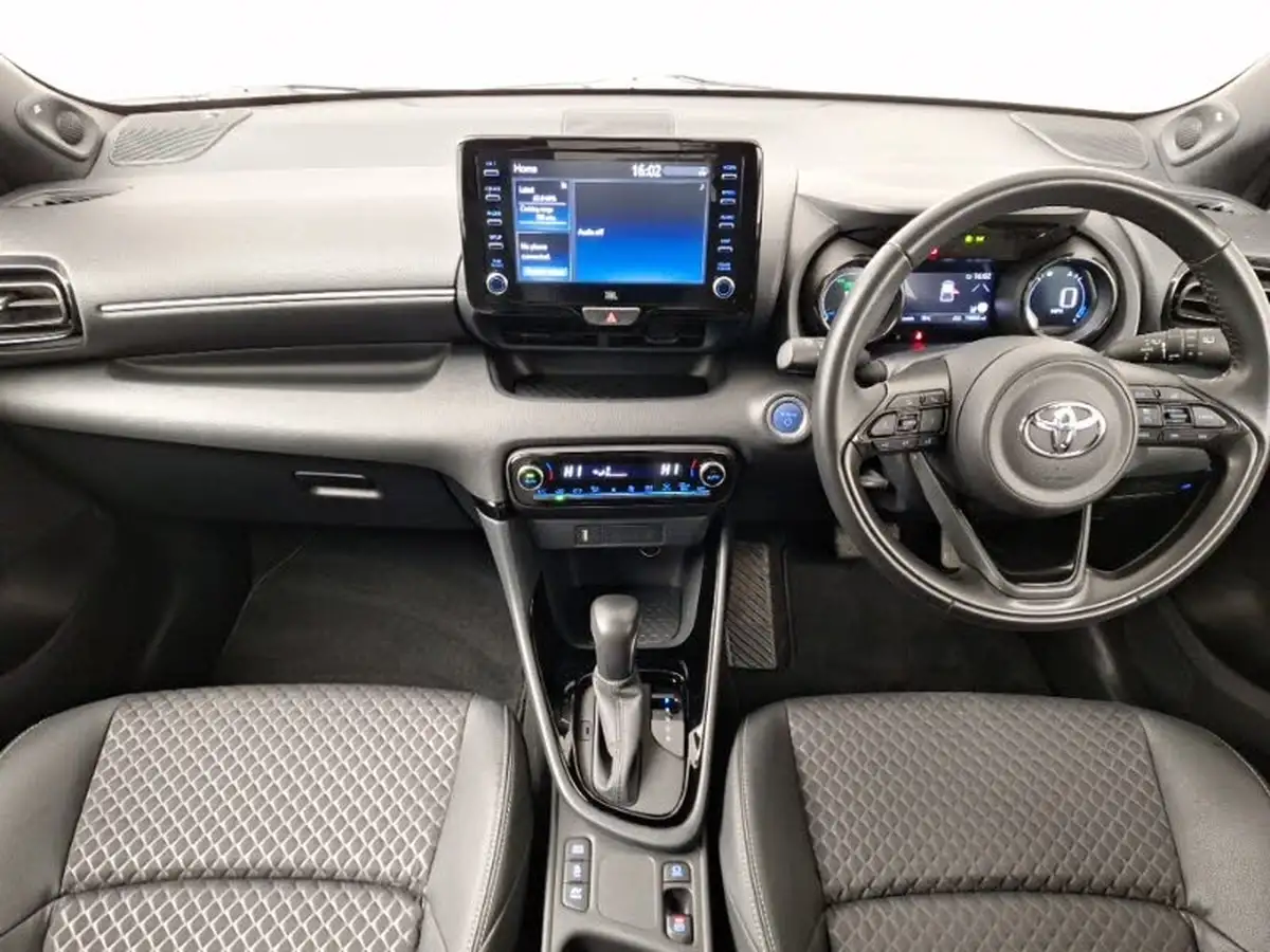 2022-toyota-yaris-15-vvt-i-dynamic-big-2