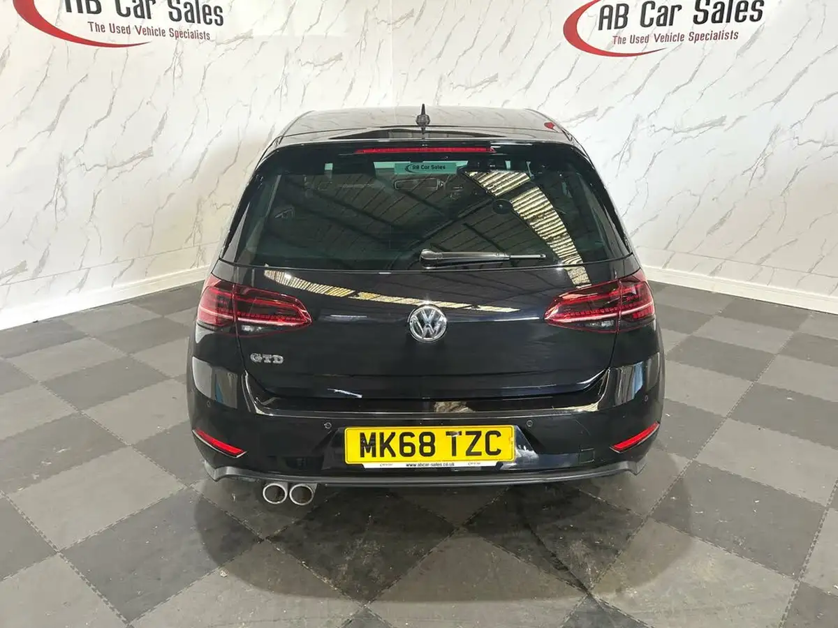 2018-volkswagen-golf-20tdi-gtd-hatchback-5d-dsg-big-2
