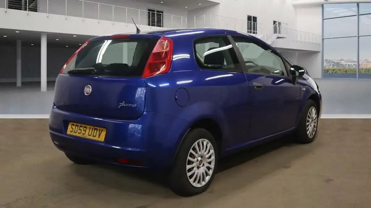 2009-fiat-grande-punto-14-active-8v-3d-big-3